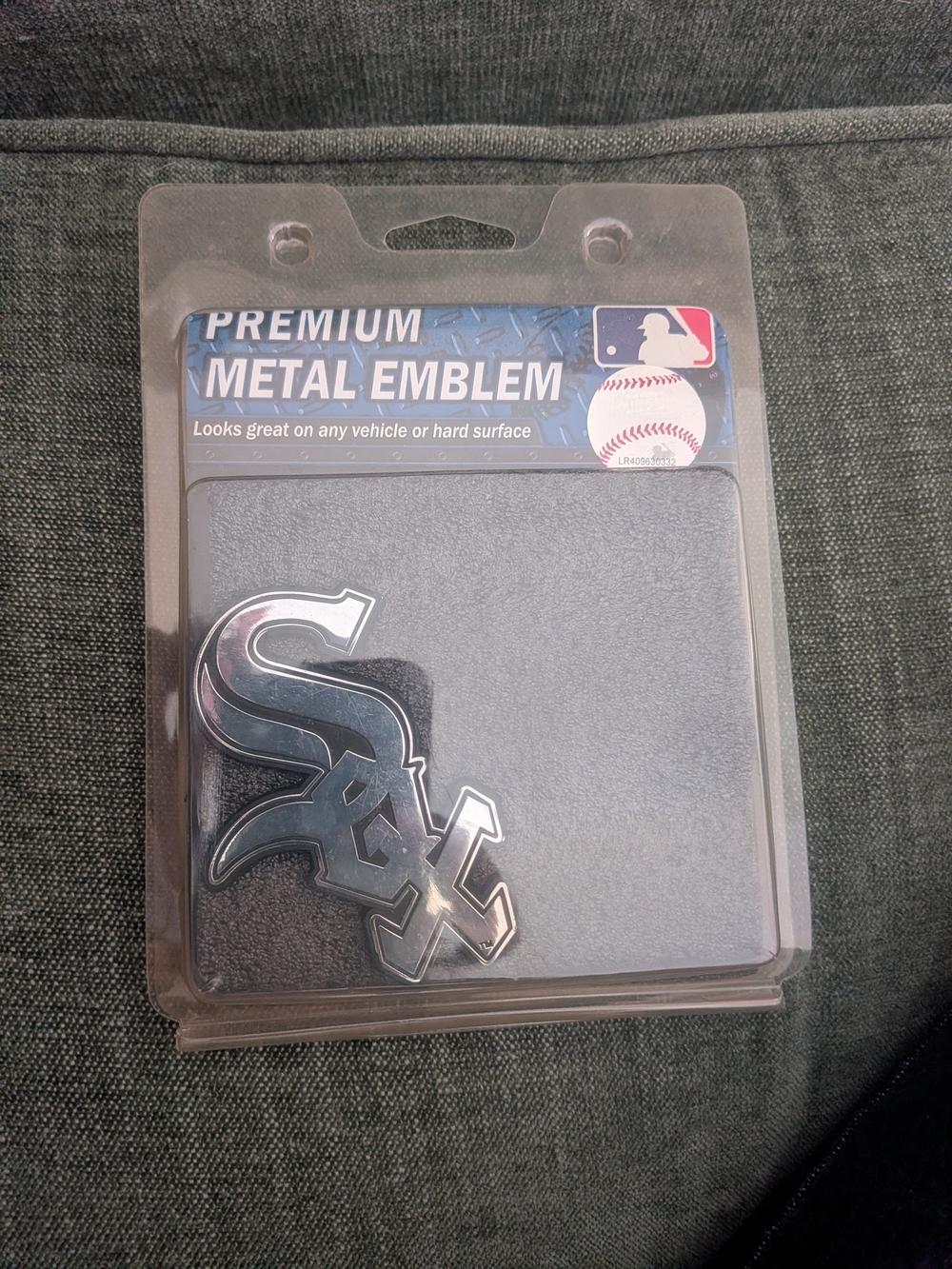 MLB Chicago White Sox Metal Emblem - White and Black